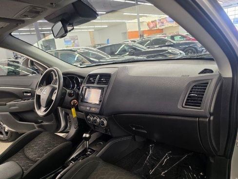 Used 2022 Mitsubishi Outlander Sport ES FWD image 15