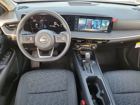 New 2026 Nissan Kicks SV w/ SV Premium Package image 4