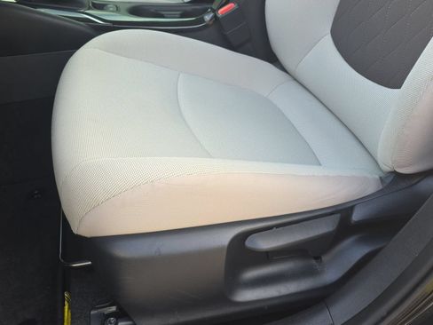 Used 2022 Toyota Corolla LE FWD image 25