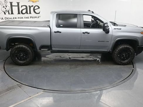 New 2026 Chevrolet Silverado 2500 ZR2 w/ LPO, Dark Essentials Package AWD/4WD image 17
