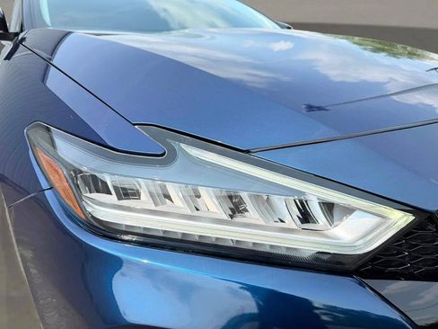 Used 2020 Nissan Maxima 3.5 SV w/ Floor Mat Group FWD image 12