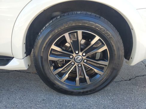 Used 2020 Nissan Armada Platinum w/ Captain's Chairs Package image 29