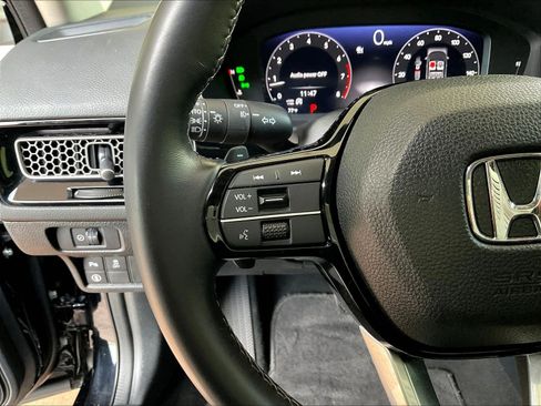 Used 2023 Honda Civic Touring image 11