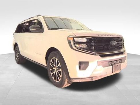 Certified 2025 Ford Expedition Max Platinum image 2