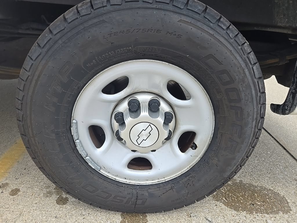Used 2015 Chevrolet Express 2500 RWD image 11