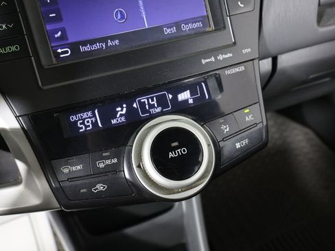 Used 2014 Toyota Prius V Three image 36