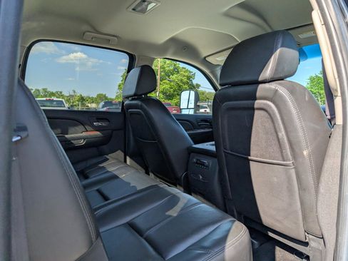 Used 2007 Chevrolet Silverado 2500 LTZ w/ Safety Package AWD/4WD image 19