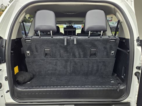 Used 2017 Lexus GX 460 Premium w/ Premium Package AWD/4WD image 27
