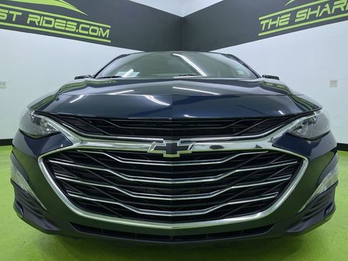 Used 2020 Chevrolet Malibu LT w/ Leather Package image 3