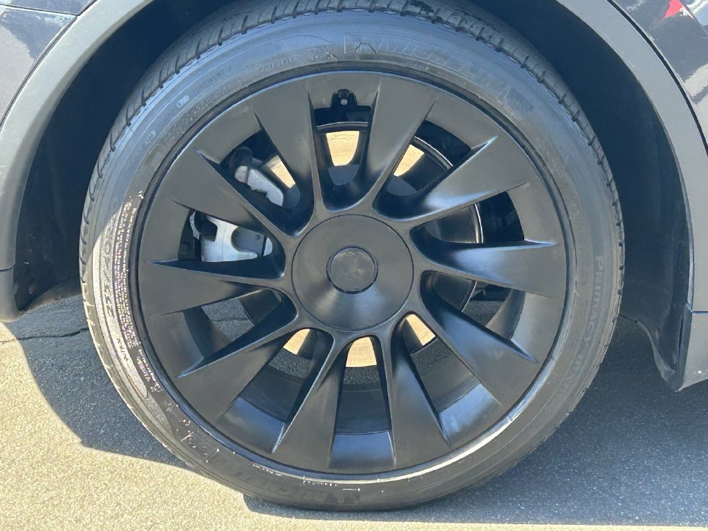 Used 2024 Tesla Model Y Long Range RWD image 7