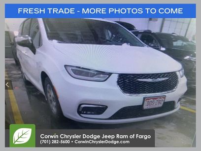 Used 2023 Chrysler Pacifica Limited