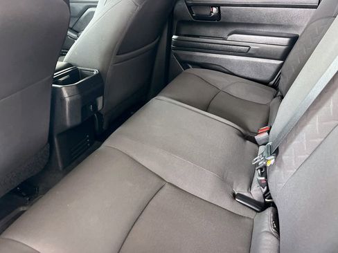 Certified 2025 Toyota Tacoma SR5 AWD/4WD image 15