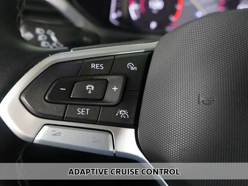 Used 2023 Volkswagen Taos SEL AWD/4WD image 5