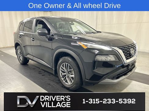 Used 2023 Nissan Rogue S image 1