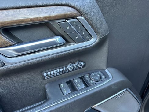 Used 2022 Chevrolet Silverado 1500 High Country w/ High Country Premium Package image 9