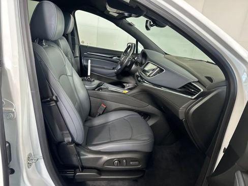 Used 2023 Buick Enclave Essence image 29