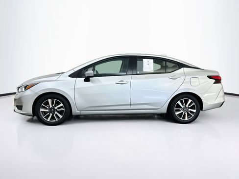 Used 2024 Nissan Versa SV FWD image 4