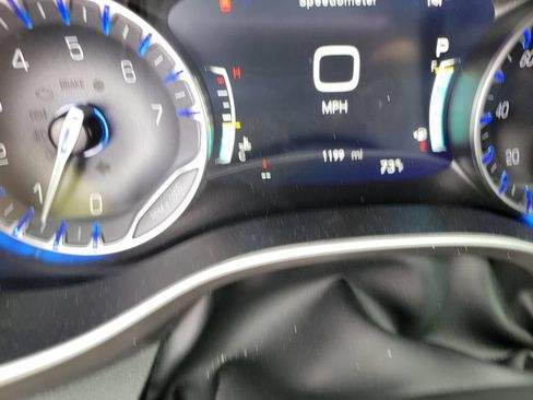 Used 2026 Chrysler Pacifica Select FWD image 18