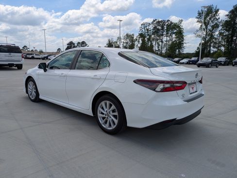 Certified 2023 Toyota Camry LE FWD image 5