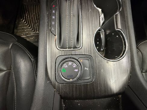 Used 2018 GMC Acadia SLT image 19