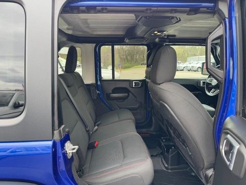 Used 2019 Jeep Wrangler Unlimited Rubicon AWD/4WD image 12