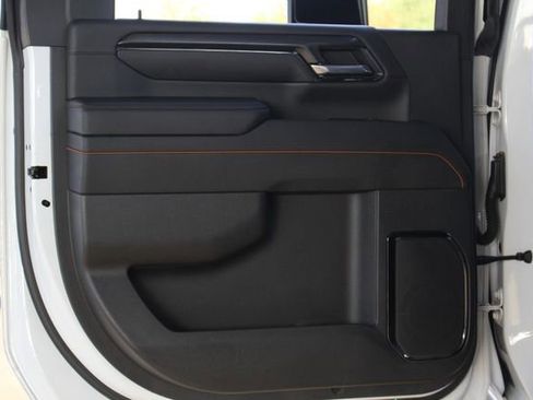 Used 2024 GMC Sierra 2500 AT4 w/ AT4 Premium Plus Package image 34