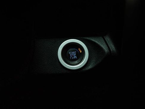 Used 2014 RAM 1500 Laramie w/ Convenience Group image 18