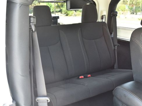 Used 2018 Jeep Wrangler Sport AWD/4WD image 17