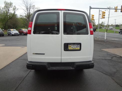 Used 2021 Chevrolet Express 2500 w/ Driver Convenience Package RWD image 4