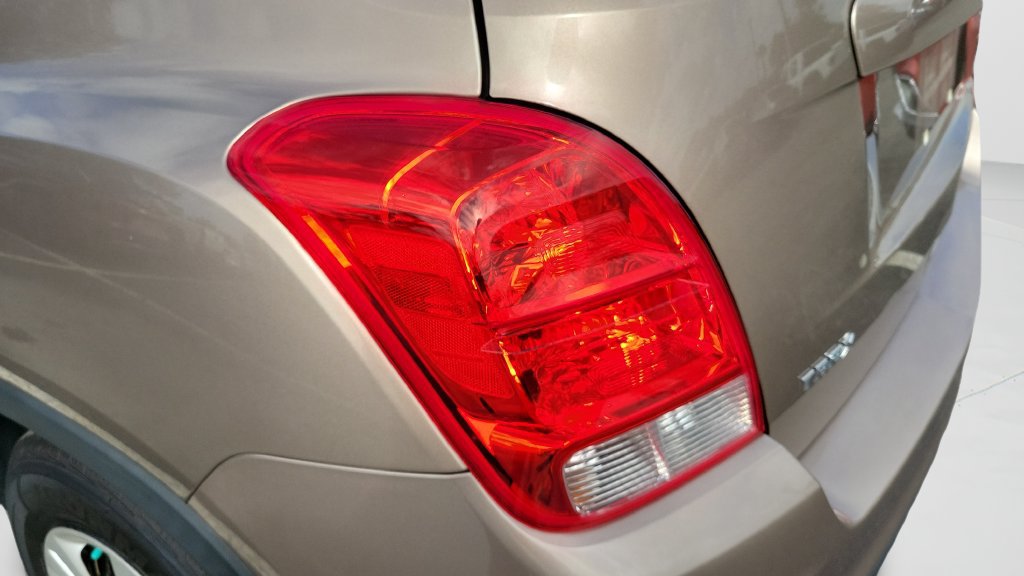 Used 2018 Chevrolet Trax LS FWD image 7