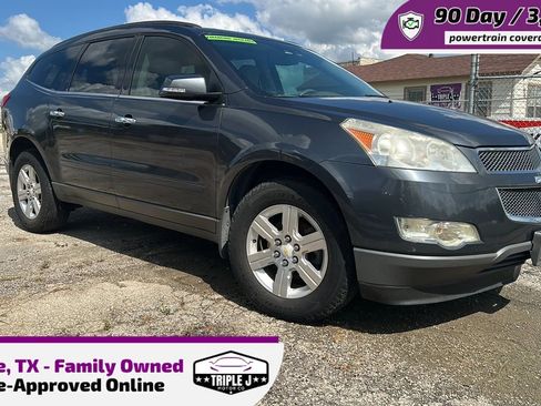 Used 2012 Chevrolet Traverse LT FWD image 1