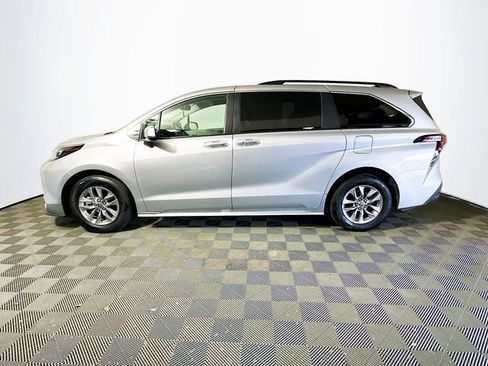 Certified 2024 Toyota Sienna XLE image 5