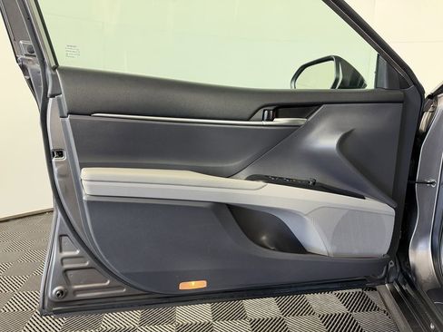 Used 2019 Toyota Camry LE FWD image 25