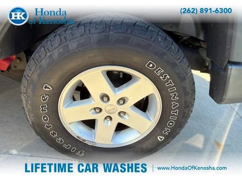 Used 2015 Jeep Wrangler Unlimited Sport w/ Quick Order Package 24S AWD/4WD image 3