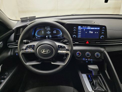 Used 2024 Hyundai Elantra SE FWD image 22