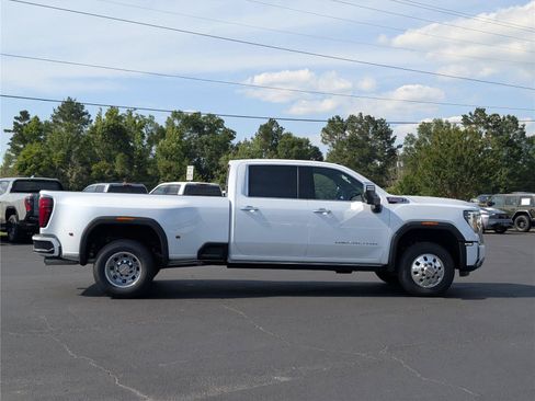 New 2026 GMC Sierra 3500 Denali w/ Denali Reserve Package AWD/4WD image 7