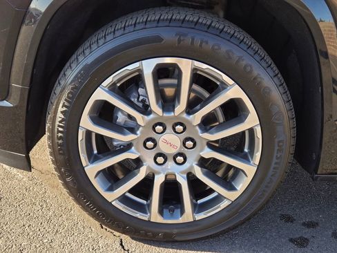 Used 2021 GMC Acadia Denali w/ Denali Technology Package image 9