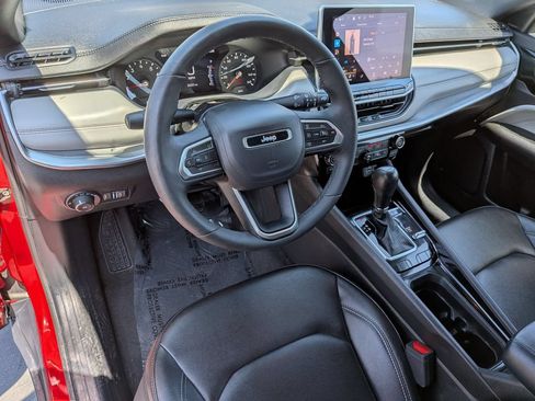 Used 2025 Jeep Compass Limited AWD/4WD image 16