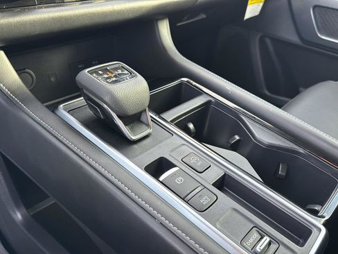 Used 2024 Nissan Pathfinder SL image 25