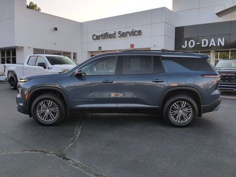 Used 2026 Chevrolet Traverse LT w/ LPO, Floor Liner Package AWD/4WD image 8