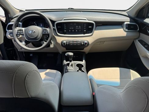 Used 2019 Kia Sorento FWD image 15