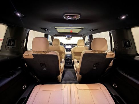 Used 2026 Jeep Grand Cherokee L Limited w/ Luxury Tech Group II RWD image 36