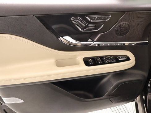 Certified 2025 Lincoln Corsair Reserve image 16