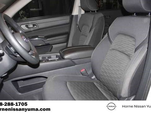 Certified 2023 Nissan Pathfinder S image 4