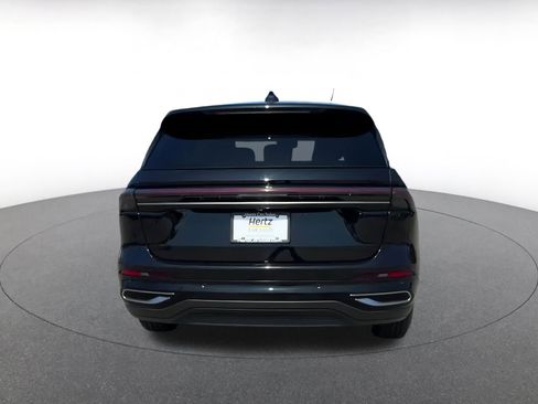 Used 2024 Lincoln Nautilus Premier image 7