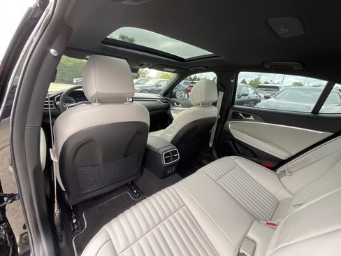 Used 2026 Genesis G70 3.3T Sport Prestige image 24