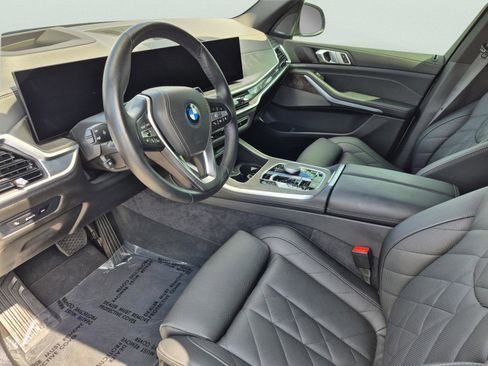 Used 2025 BMW X5 xDrive50e AWD/4WD image 22