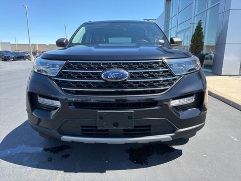 Used 2024 Ford Explorer XLT w/ Equipment Group 202A AWD/4WD image 2