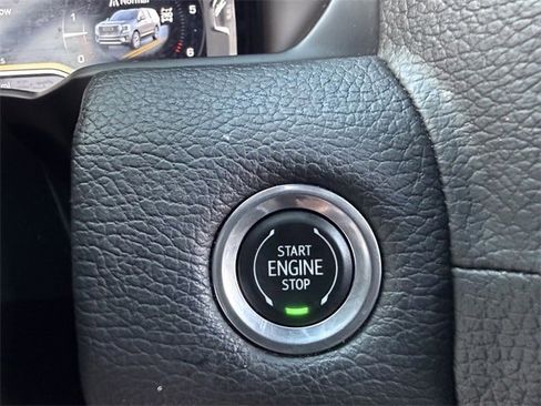 Used 2022 GMC Yukon XL Denali image 24