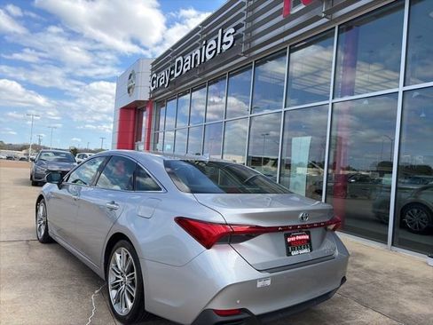 Used 2021 Toyota Avalon Limited w/ Advanced Safety Package image 2